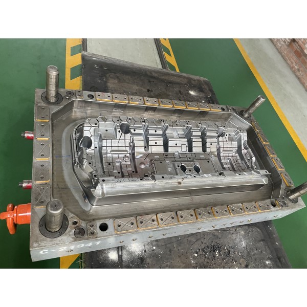 LFT Compression Molding: Transforming High-Performance Components